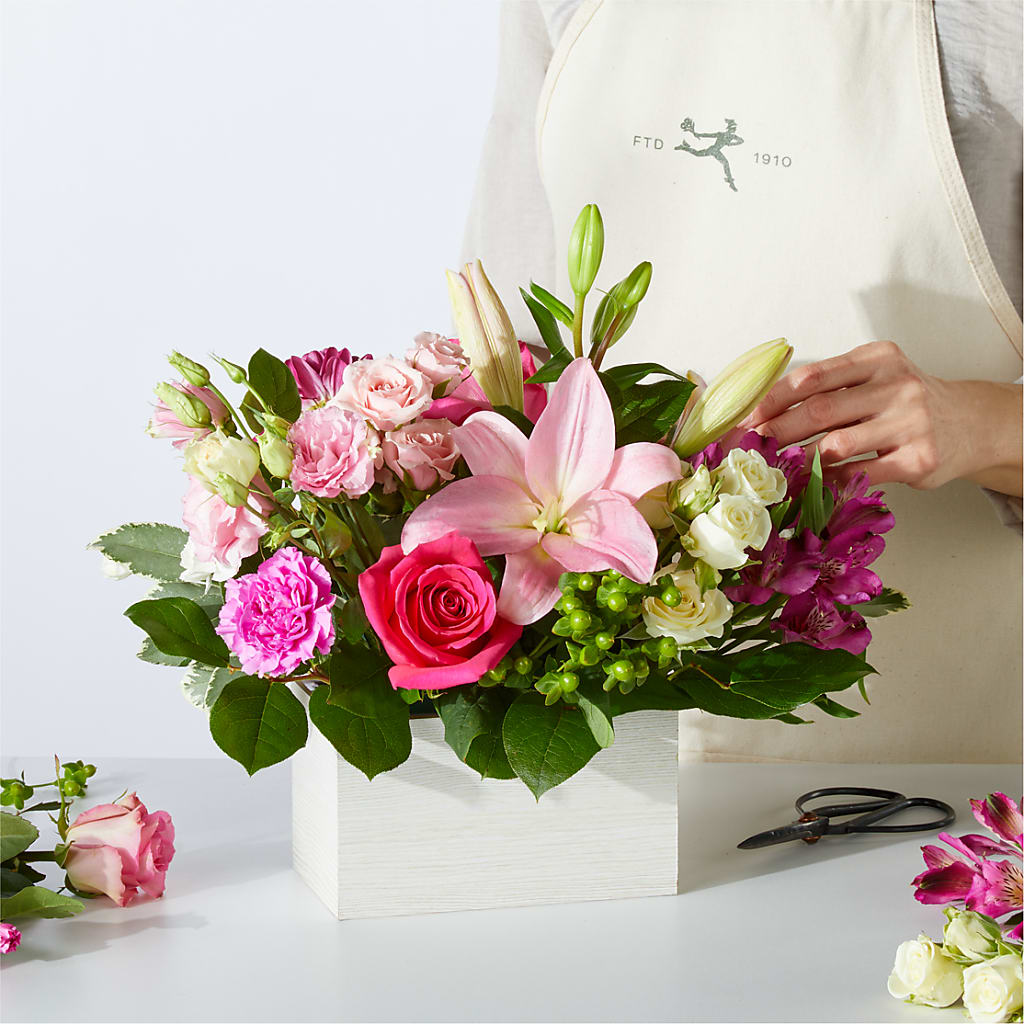 Sweetberry Box – A Florist Original – MR K'S FLOWERS, Littleton CO